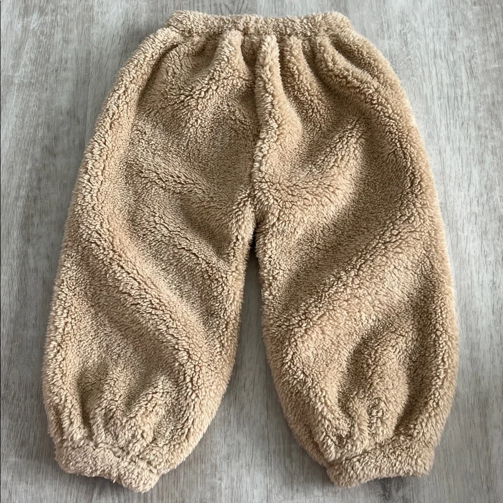 Rylee + Cru Sherpa Jogger Pants Sweatpants Beige Cozy 18-24 M NWT Winter Neutral
